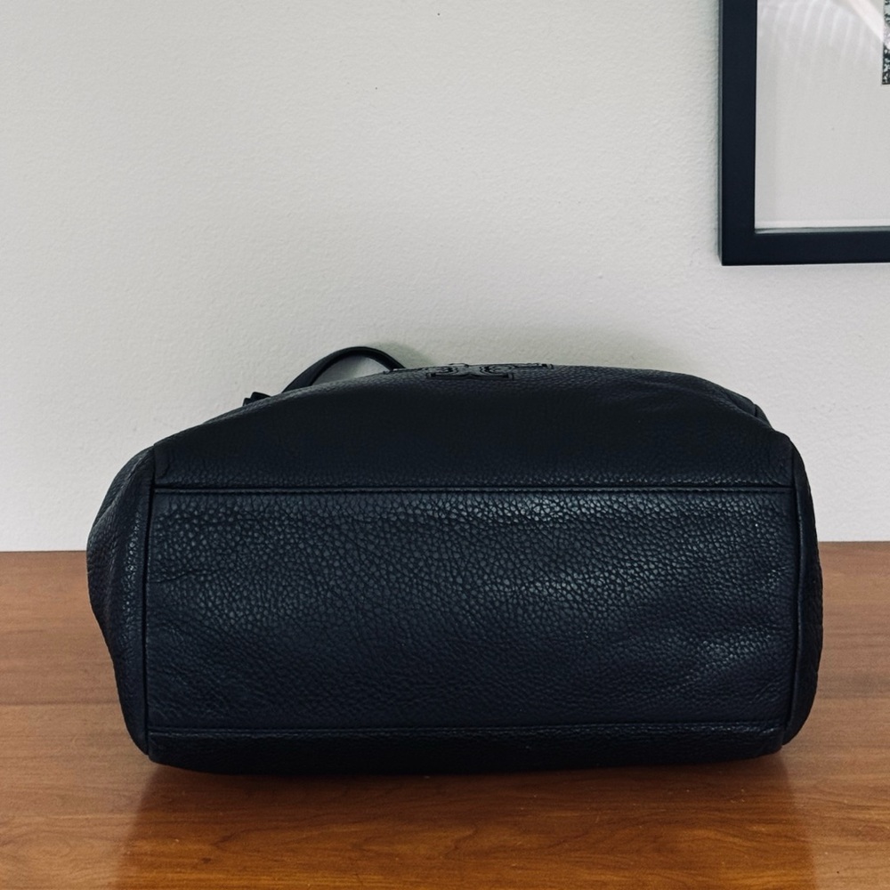 Tory Burch • Leather Harper Tote Shoulder Bag in Black - Picture 6 of 15